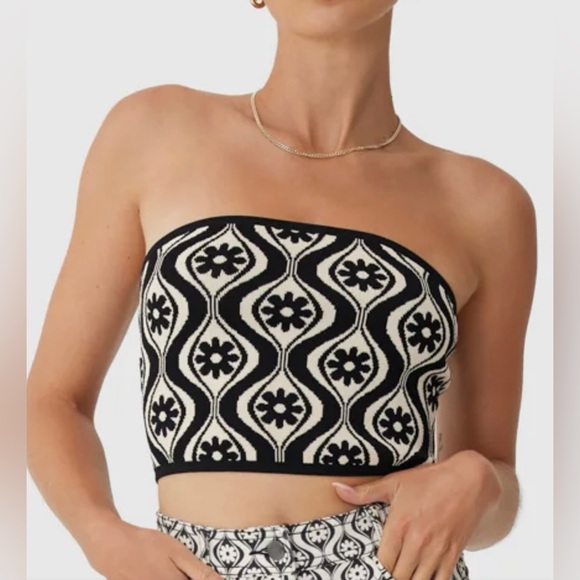 Finders Keepers Tops - Finders Keepers Strapless top